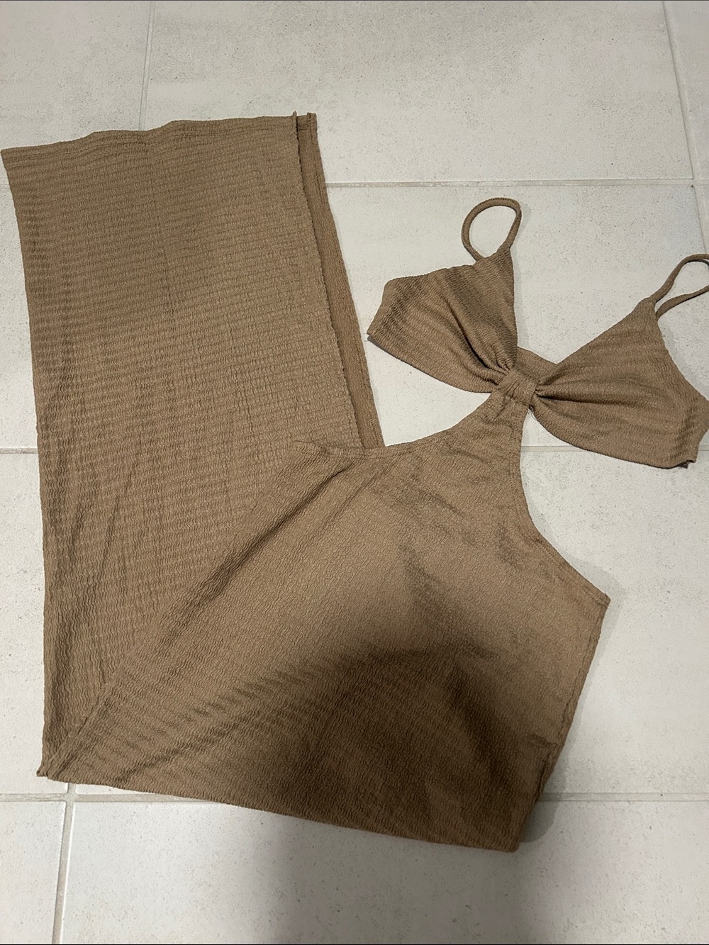 Khaki Runched Bust Split Thigh Backless Bodycon Dress - Picture 6 of 6